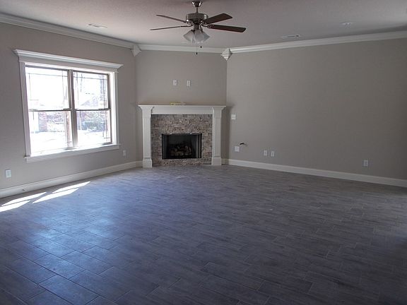4th image of 4 Worlaby Ln