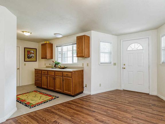 5th image of 3980 Paloma Dr
