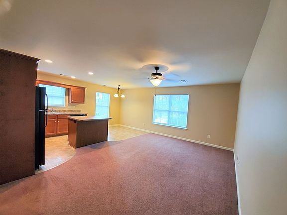 3rd image of 409-415 Rosewood Ct