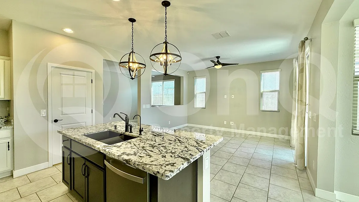 2 bed, 2.0 bath, 1361 sqft, $1,799 — Photo 3