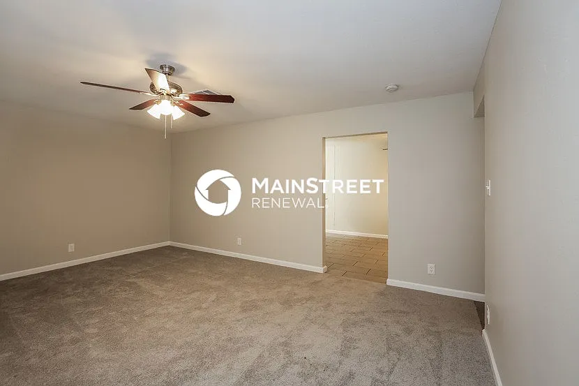 2126 Citroen St — Photo 3