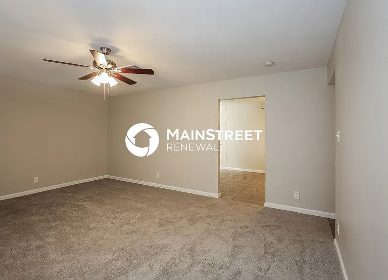2126 Citroen St — Photo 3