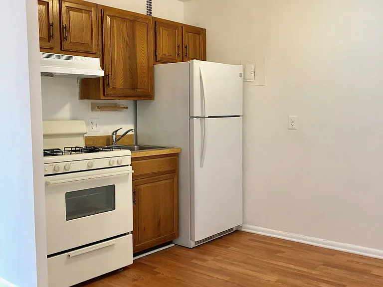 1330 New Hampshire Ave NW #509 — Photo 3
