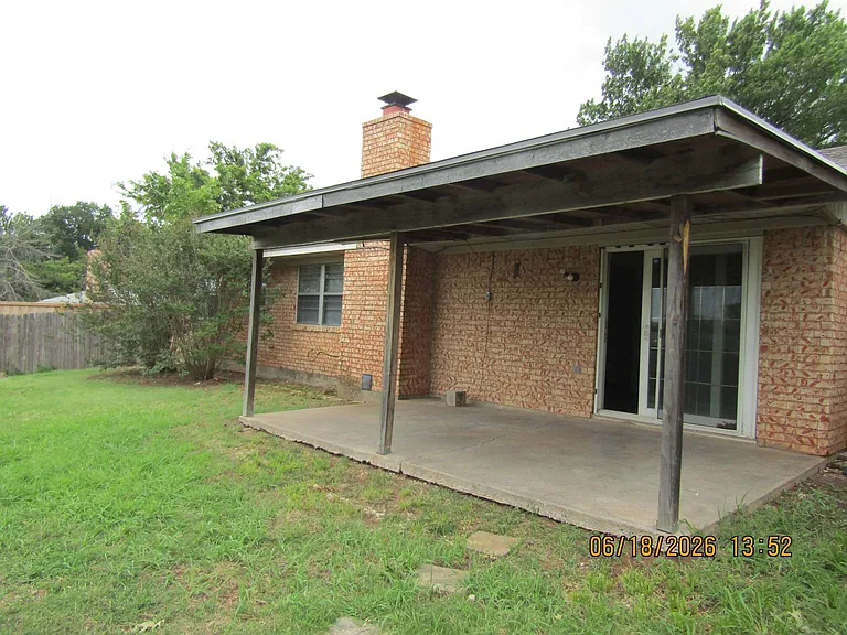 7505 NW Welco Ave — Photo 10