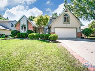 2223 Willowtree Ln, Maumee, OH 43537