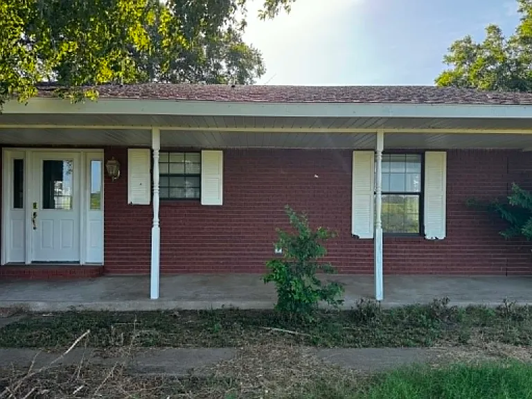 3297 Cordell Rd — Photo 2