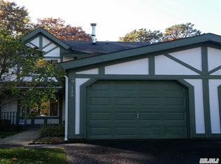 148 Eagle Hill Ct, Middle Island, NY 11953