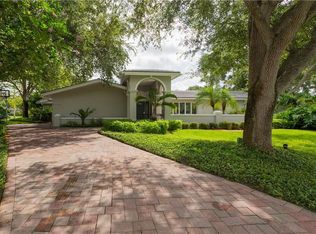 910 31st Ter NE, Saint Petersburg, FL 33704