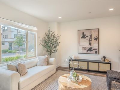 177 Frame, Irvine, CA, 92618