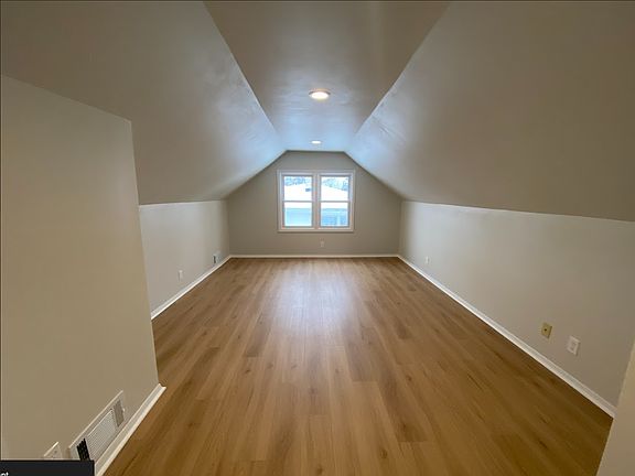 4th image of 10218 W Sunset Ave