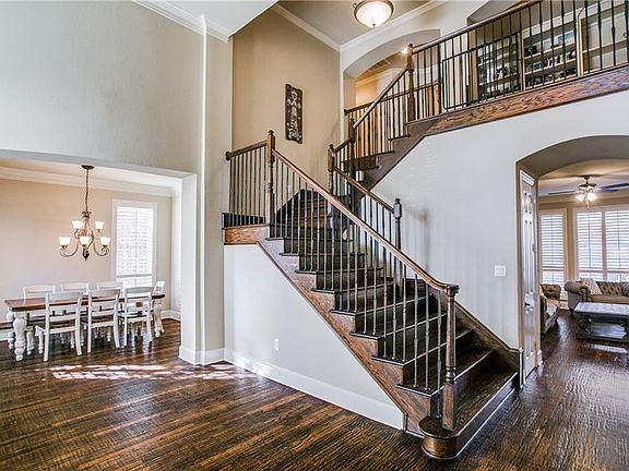 3rd image of 5832 Noble Oak Ln