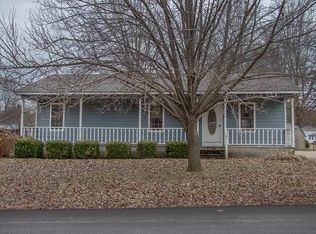 421 Greenlawn St, Greenfield, TN 38230