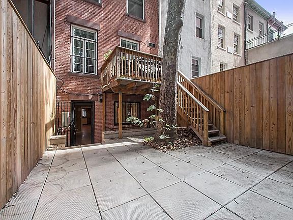 4th image of 250 E 33rd St #1