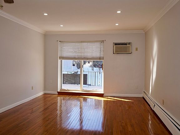 4th image of 6 Hayes Rd APT 10