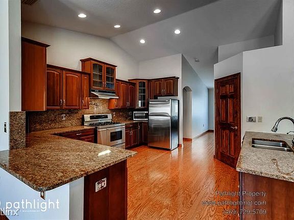 2nd image of 1359 Treetop Dr