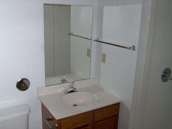 5th image of 575/577 Miranda Dr #2