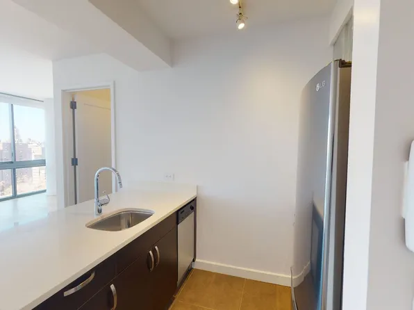 808 Columbus Avenue image 1 of 9