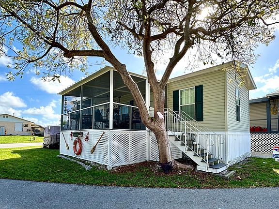 5th image of 1180 Chokoloskee Dr #32