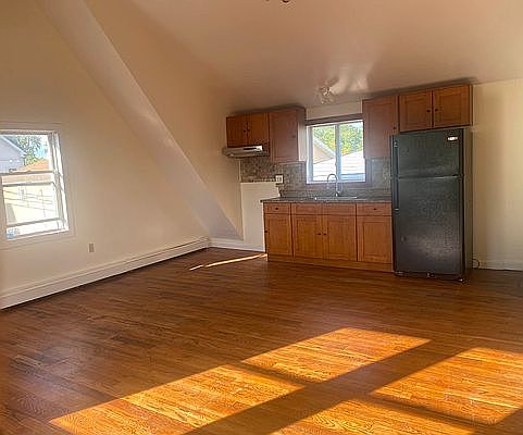 1st image of 26 Abbey Ct #3