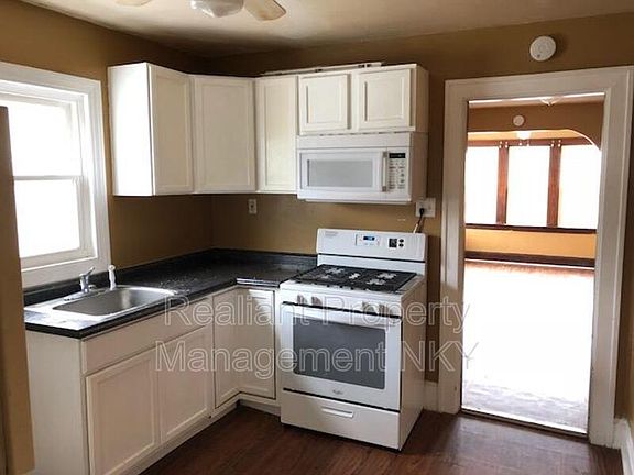 5th image of 14 Inez Ave Unit 2