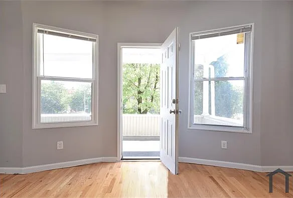 2 bed, $1,600 — Photo 2