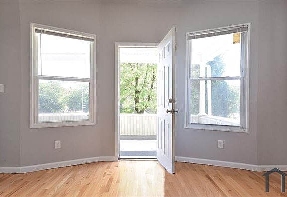 2nd image of 3300 Windsor Ave #1