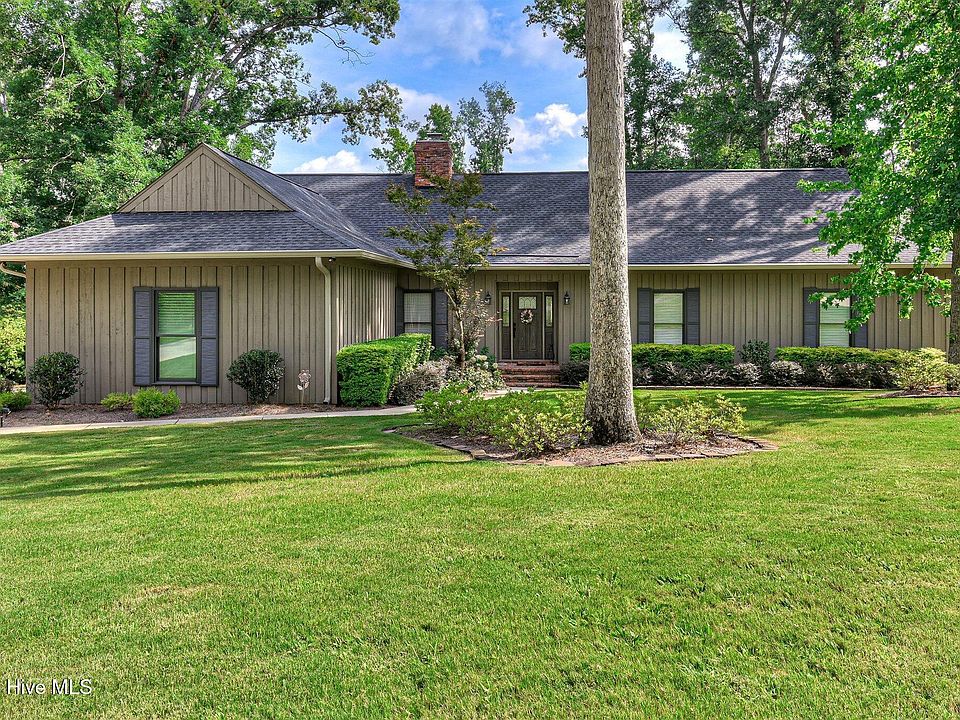 1st image of 130 Lakeview Court