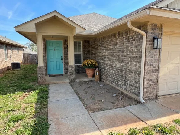 912 Switzerland Ave, Yukon, OK 73099