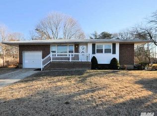 651 Sycamore Ave, Bohemia, NY 11716
