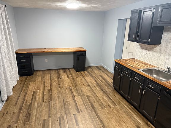 2nd image of 941-43 W 10th St #943