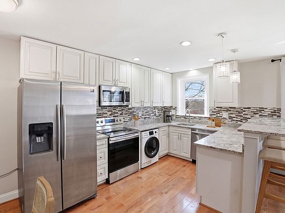 5th image of 33 Kennedy St NW APT 202