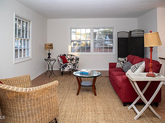 4th image of 530 Westwood Cir