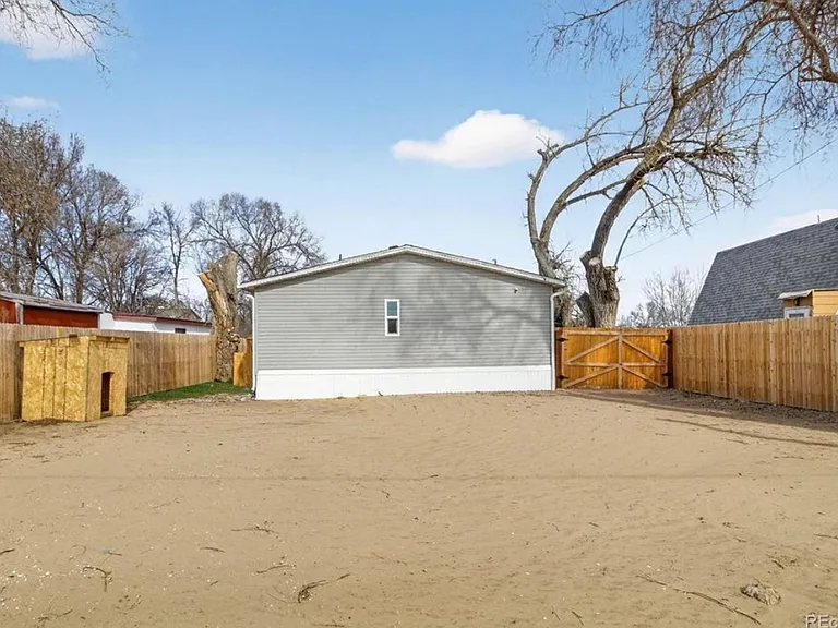 811 Plum Ave — Photo 16