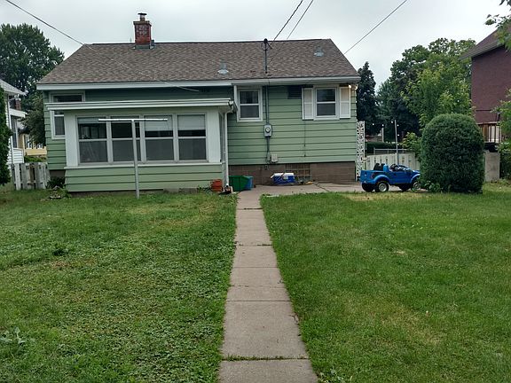 back yard, back house