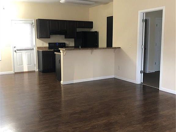 3rd image of 27 Lora Ln #B