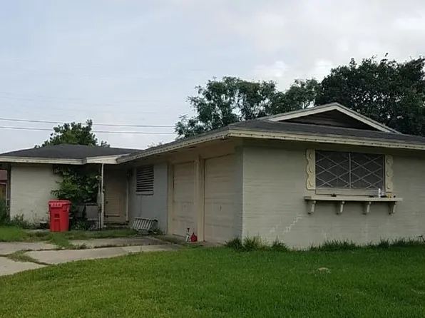 202 Mesa Dr, Robstown, TX 78380