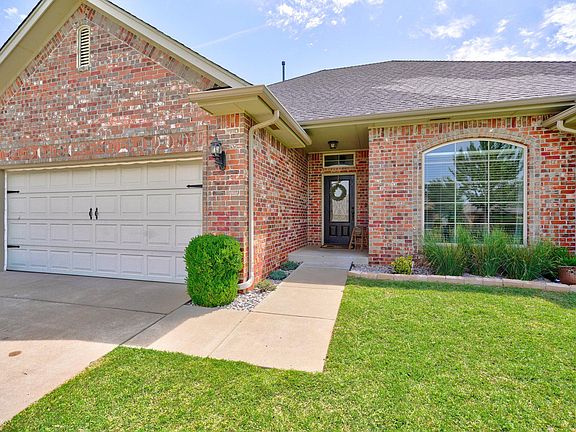 3rd image of 8404 Heather Glen Dr