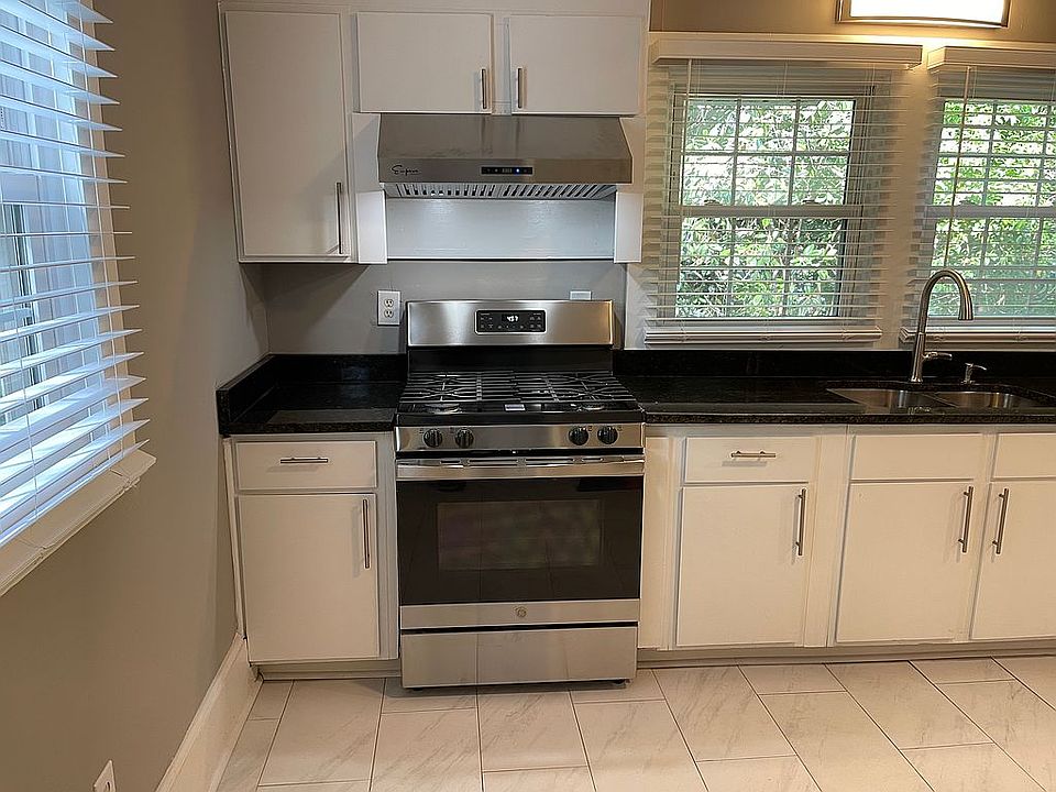 Kitchen after Blinds 