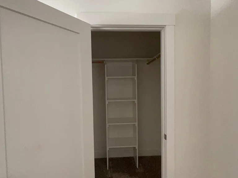 210 Lexington Ave #A — Photo 16
