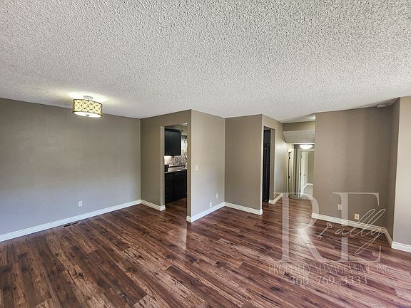 5th image of 1345 Whitney Ave #A