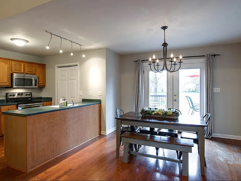 1713 Greenwood Ave — Photo 7