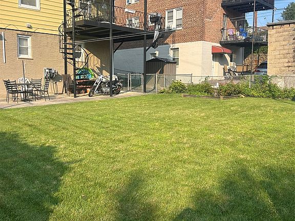 3rd image of 76 AKA74 Fortfield Avenue