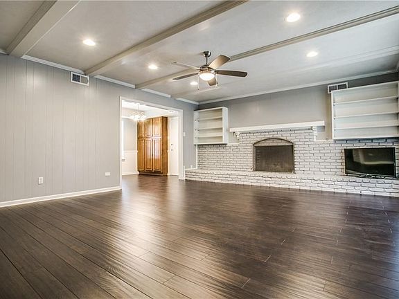 4th image of 1316 Glen Cove Dr