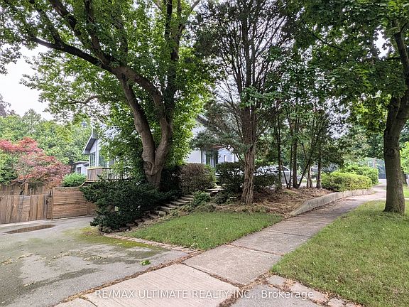 3rd image of 1101 Lakeshore Rd W