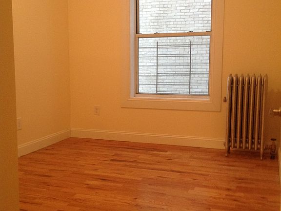 4th image of 82 Wadsworth Ave APT 21