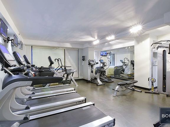 5th image of 340 E 34th St APT 12H