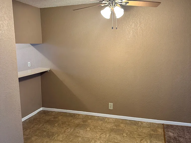 325 Suppiger Way — Photo 5