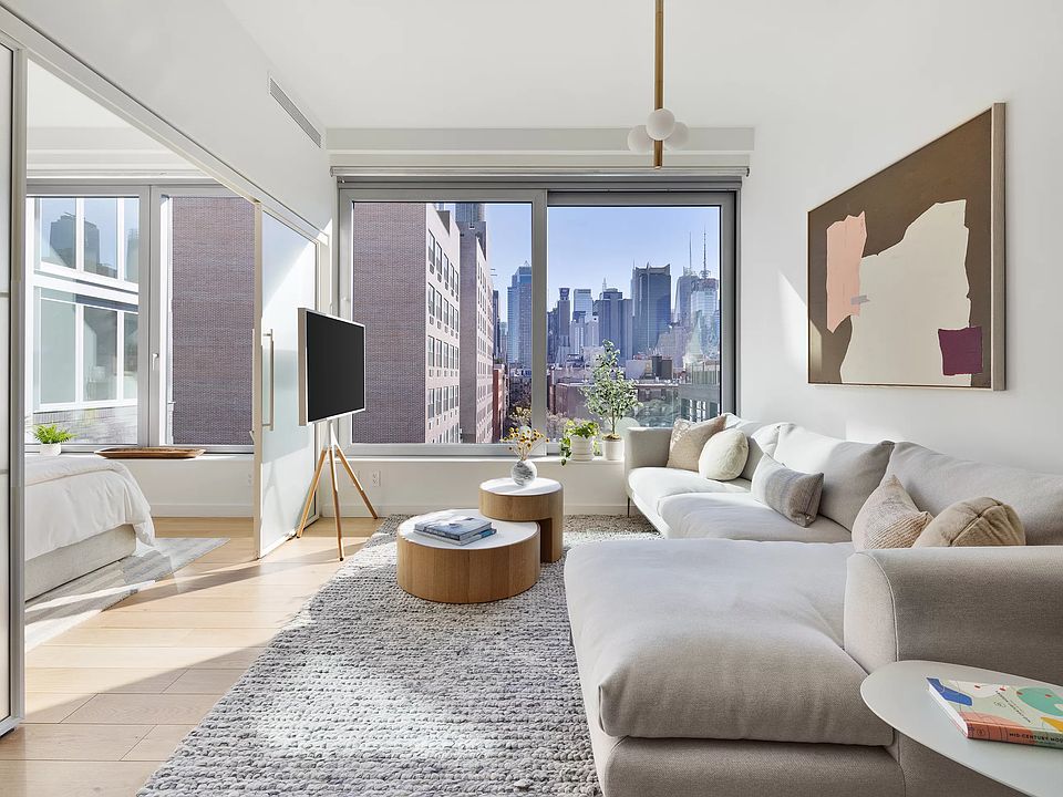 1st image of 547 W 47th St #603