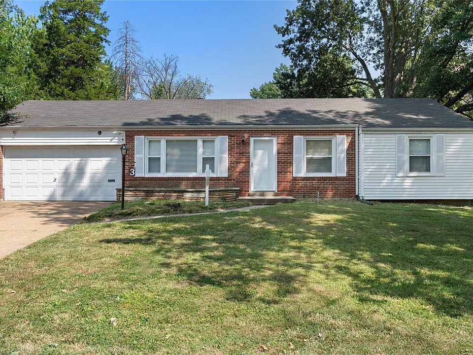 1st image of 3 Eastleigh Dr