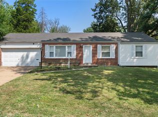 3 Eastleigh Dr, Saint Louis, MO 63135